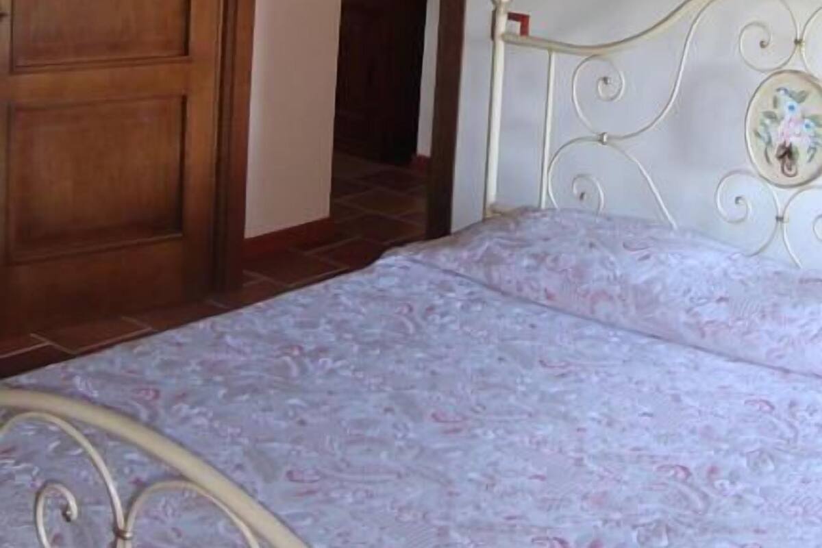 Cunas gratuitas y ropa de cama