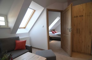 Appartement supérieur | Bureau, espace de travail pour ordinateurs portables