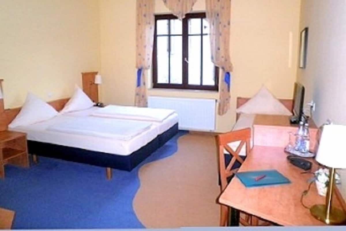 Double Room | Free WiFi