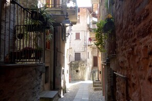 Interior - A perfect Private 3 bed 2 bath apartment with AMAZING view over the Lake & POOL (Colonno)