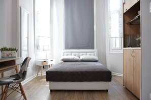 Studio (4) | Private kitchenette | Full-sized fridge, coffee/tea maker, electric kettle - Megaron11 Apartments (Thessaloniki)