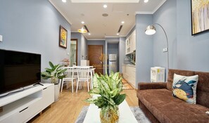 Apartment, 2 Bedrooms | Living area