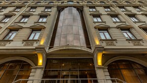 Front of property - Golden City Hotel Baku (Baku)