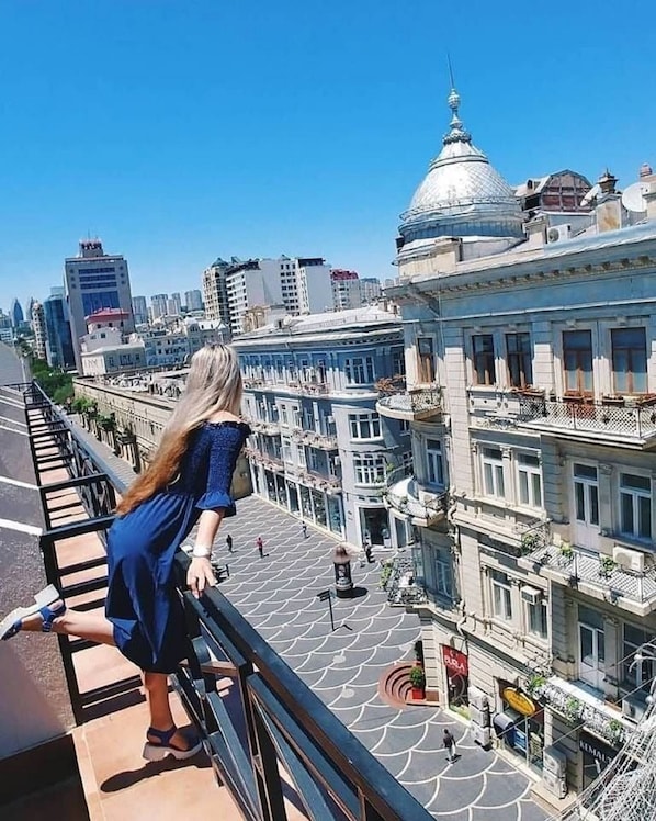 City view from property - Golden City Hotel Baku (Baku)