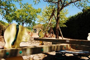 Children's play area - outdoor - Camping Alquézar (Alquezar)