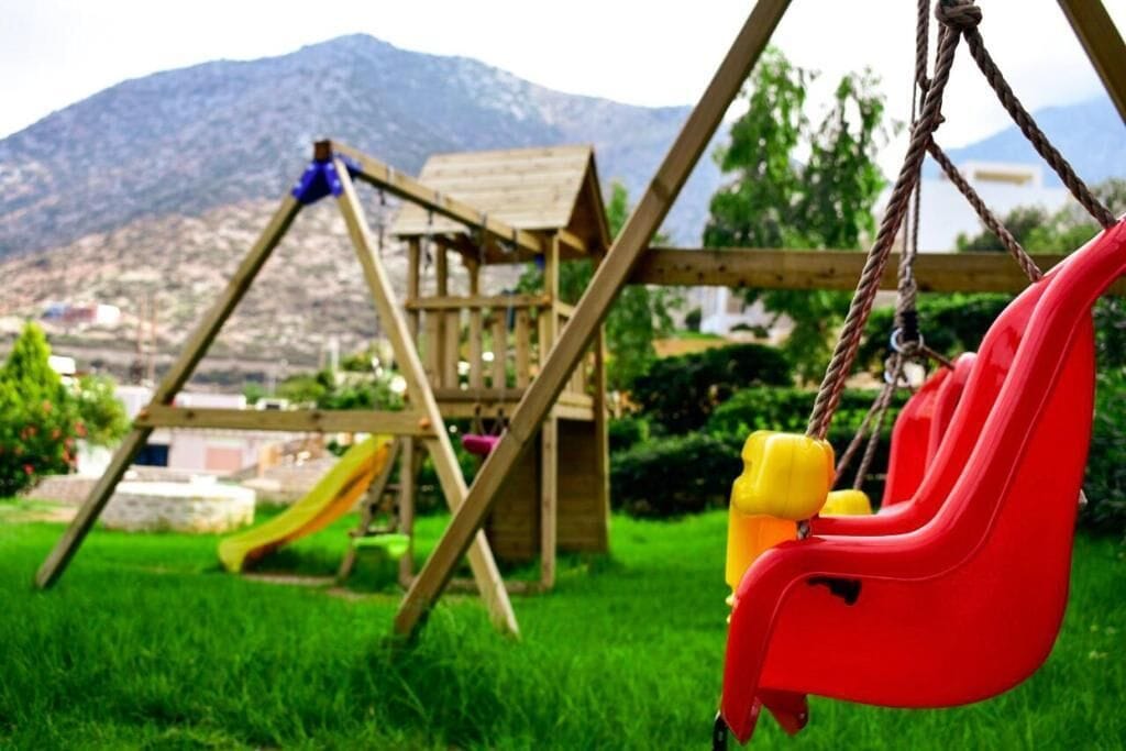 children’s play area – outdoor