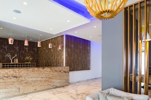 Quầy tiếp tân
