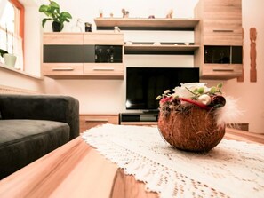 TV, fireplace - Apartment Poldi by Interhome (Haus)