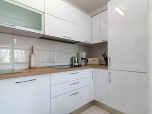 Refrigerador, microondas, horno y lavavajillas