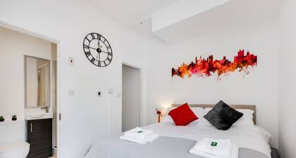 Super Central Hotel Style Ensuite Bedroom #3