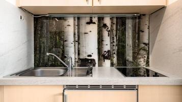 Kühlschrank, Toaster, Kochgeschirr/Geschirr/Besteck