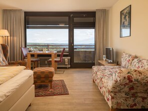 TV - Burgblick (A1110) by Interhome (Lahnstein (Koblenz))