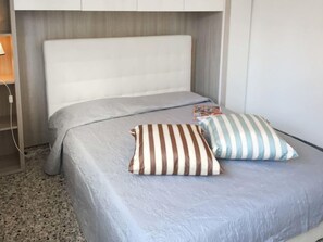 3 bedrooms, Internet