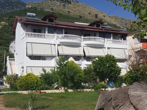 Garden - Kevi Apartments (Lukovë)