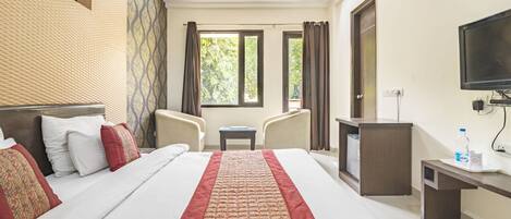 Deluxe-Doppelzimmer | Hochwertige Bettwaren, Betten mit Memory-Foam-Matratzen, Minibar