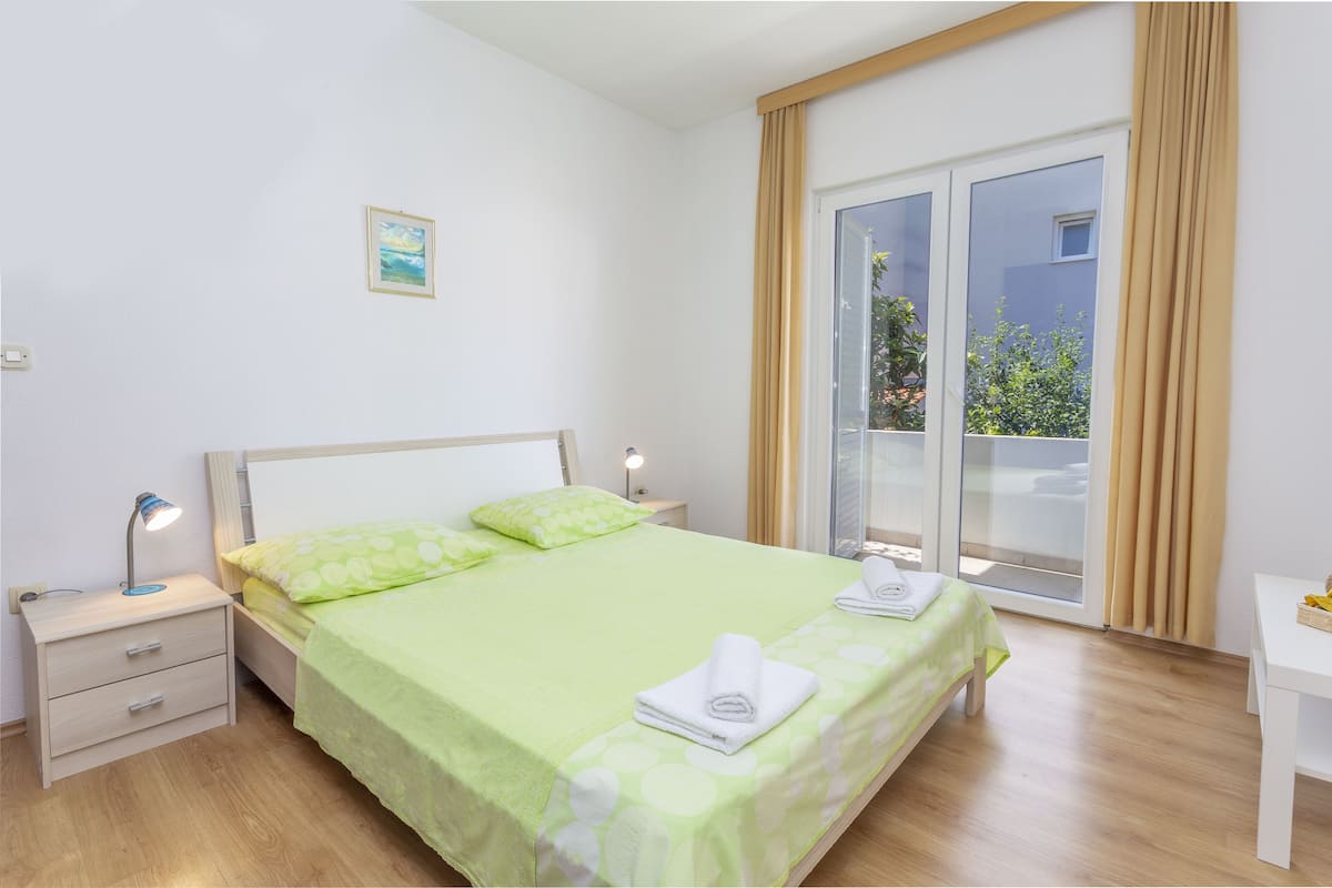 Apartment (A4)