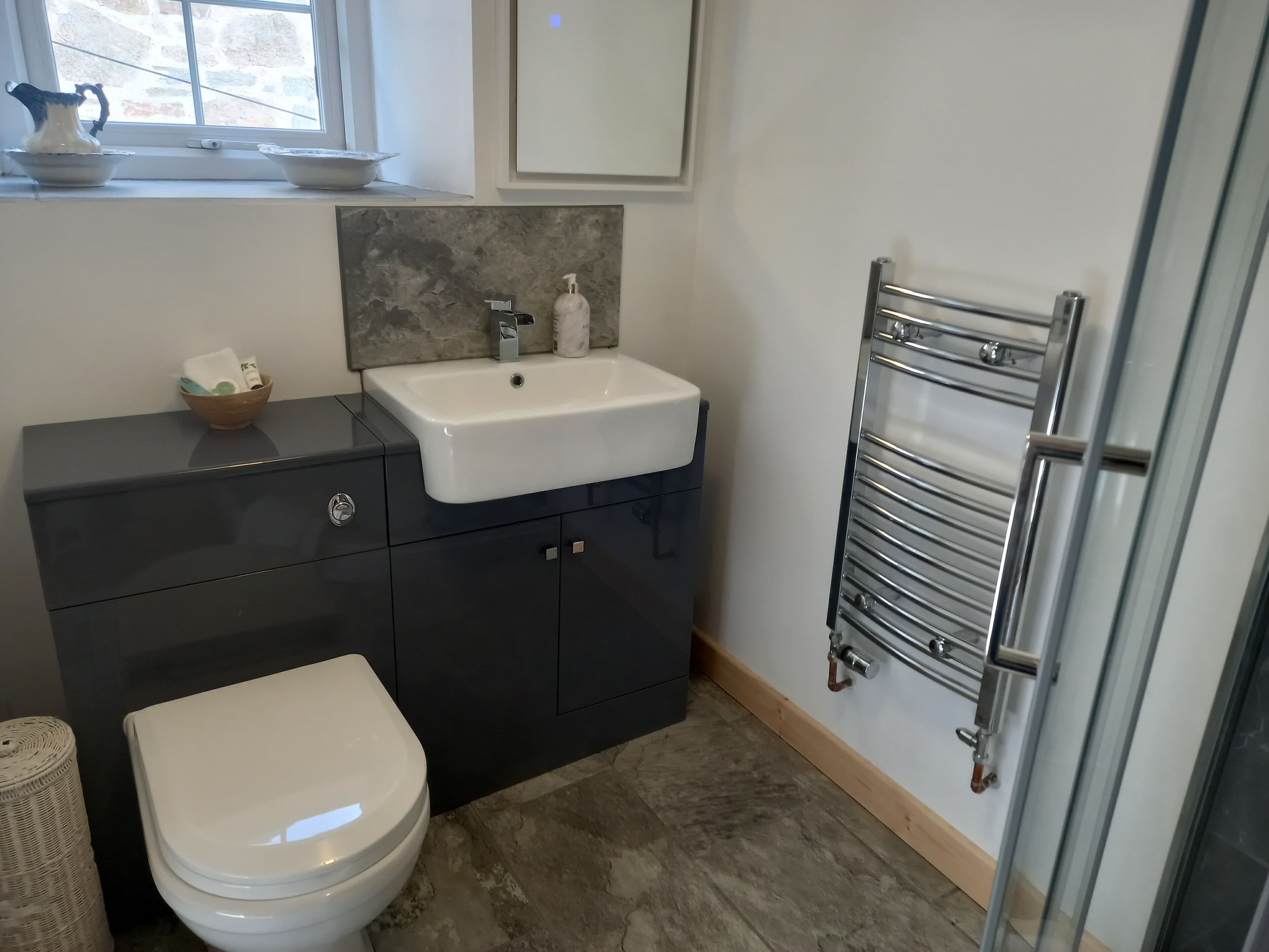 twin room with separate bathroom (room 1) | bathroom | shower, free toiletries, hair dryer, towels