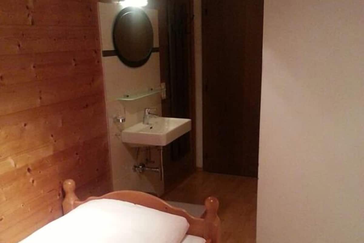 Comfort Single Room | 1 bedroom, desk, free WiFi, bed sheets