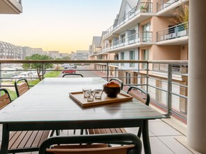 Outdoor dining - Blue Bay by Interhome (Deauville-Trouville)