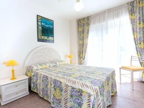 3 chambres, fer et planche à repasser, Internet gratuit