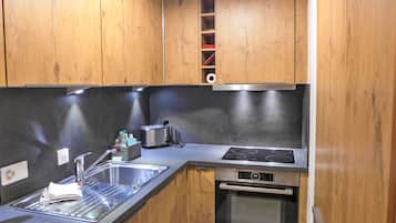 Refrigerador, microondas, horno y lavavajillas