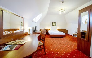 Luxury Double Room | Desk, iron/ironing board, free WiFi, bed sheets - Hotel & Karczma Stary Młyn (Kozieglowy)