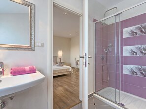 Hair dryer, towels