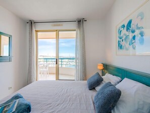 1 soverom, strykejern/-brett og internettilgang