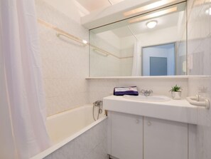 Hair dryer - Apartment L'Open by Interhome (Fréjus)