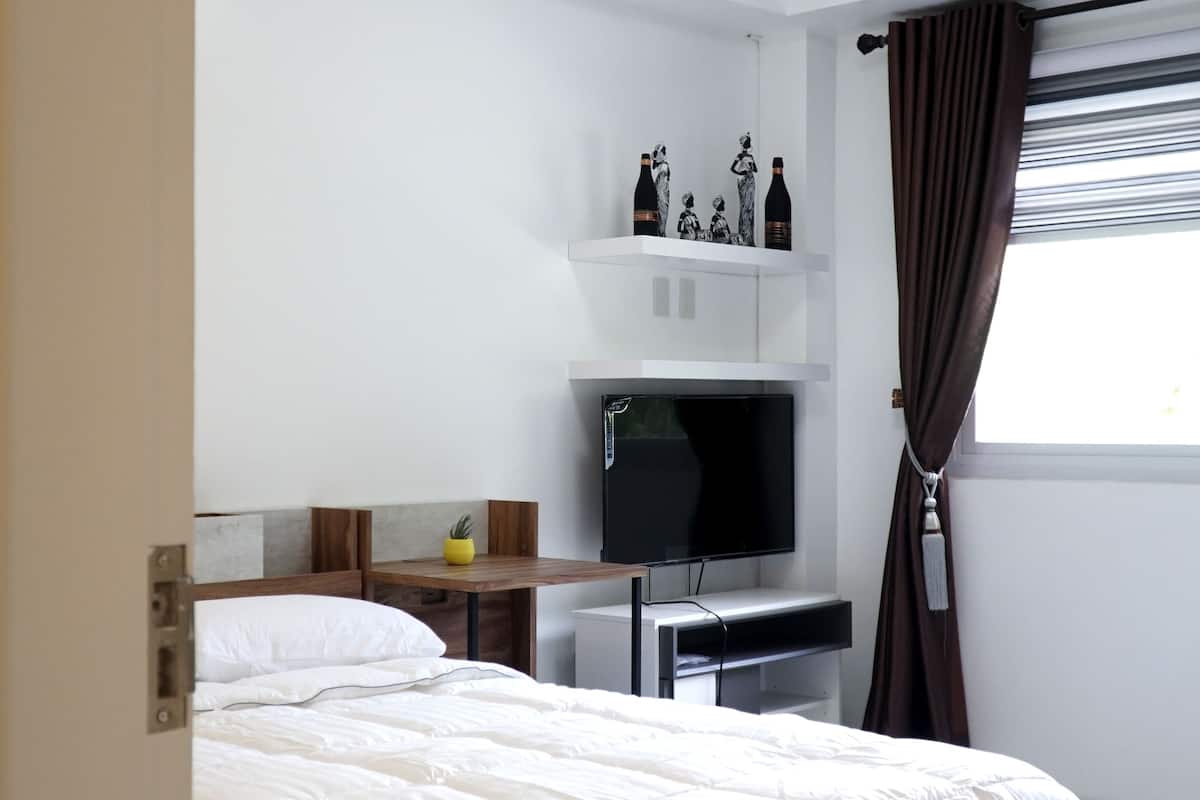 Comfort Double Room | Individually furnished, laptop workspace, blackout curtains
