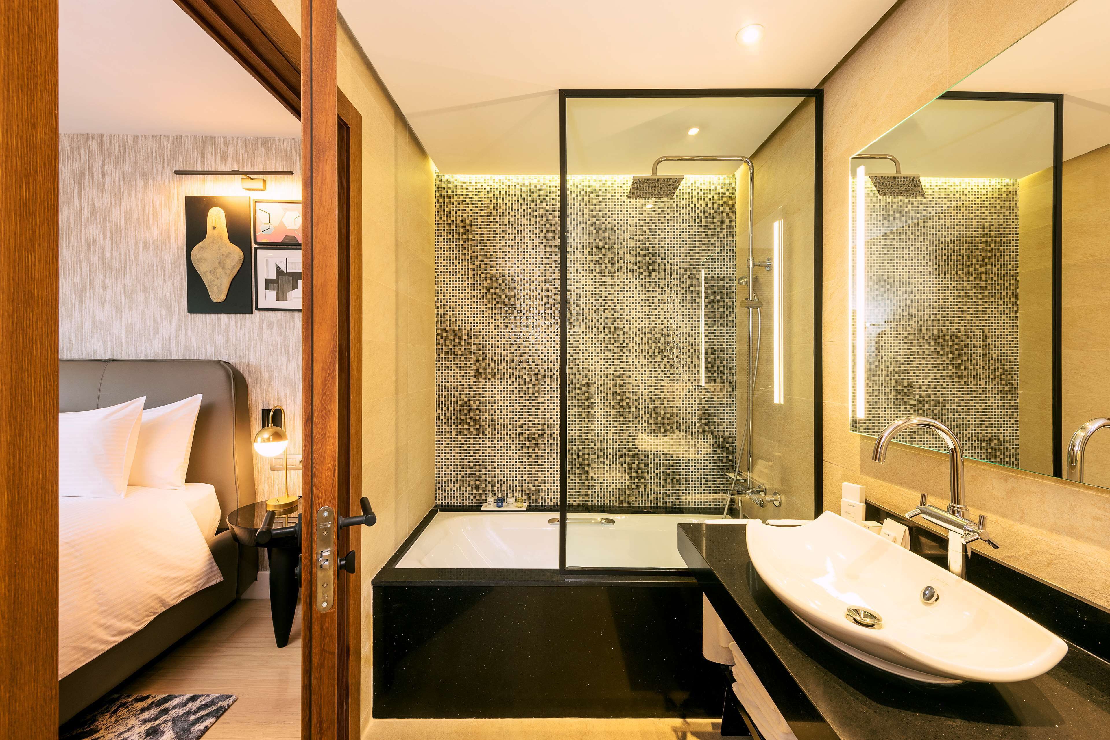 premium room | bathroom | shower, rainfall showerhead, free toiletries, hair dryer
