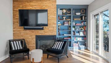 TV, lettore DVD, studio