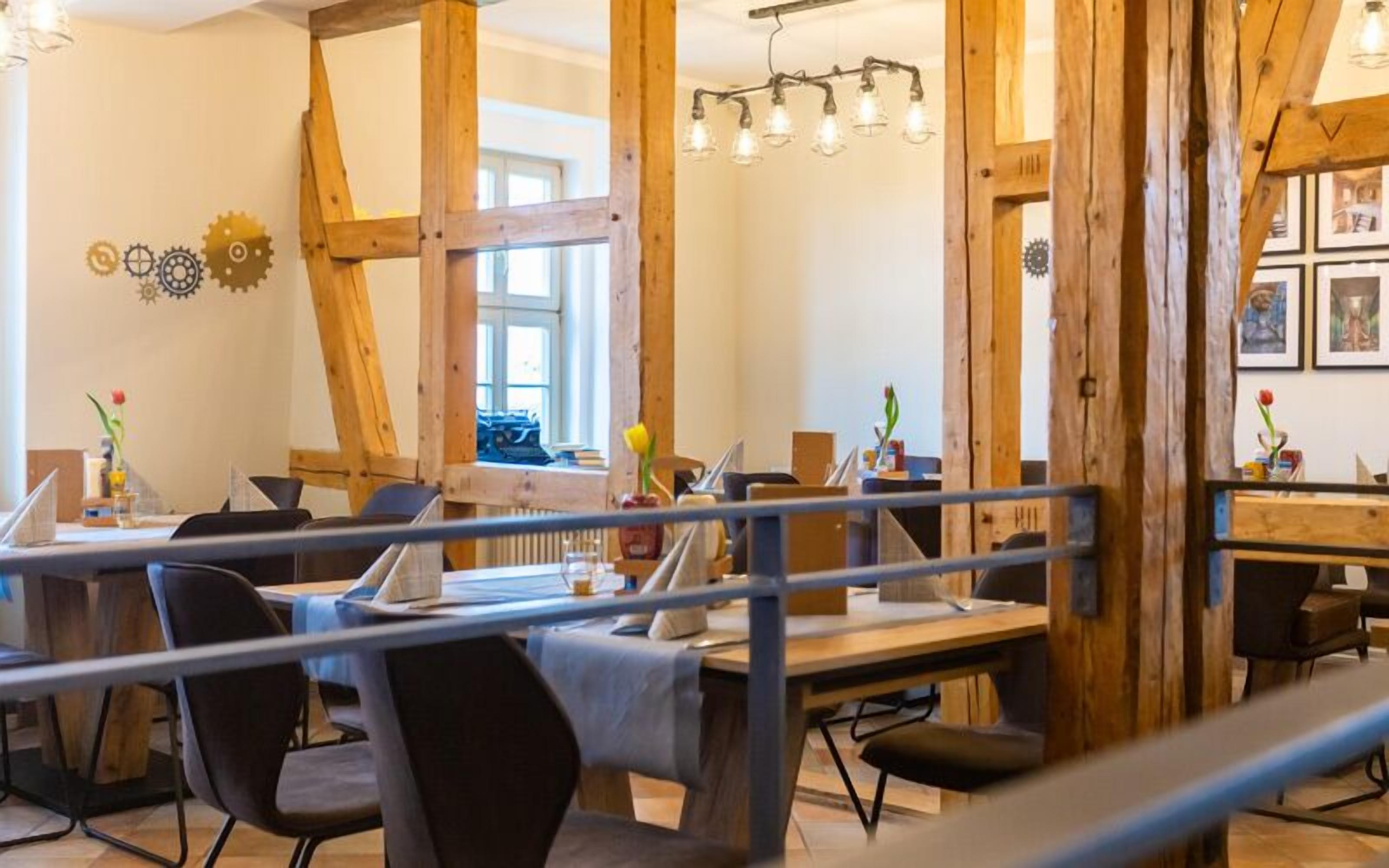 Daily continental breakfast (EUR 15 per person)