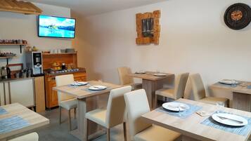 Petit déjeuner buffet compris tous les jours