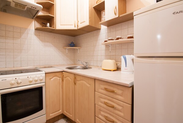 Apartment, 1 Bedroom, Balcony | Private kitchen | Fridge, microwave, stovetop, electric kettle
