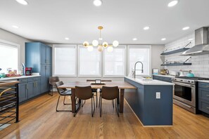 Fridge, microwave, oven, stovetop - Clawfoot Tub, Next to Monastery Wedding Venue, 3BR (Cincinnati)