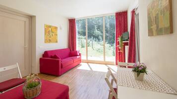 Suite | Living area | Flat-screen TV