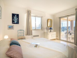 2 makuuhuonetta, silitysrauta/-lauta, internet