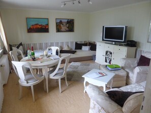Apartment, Terrasse | Wohnzimmer | Flachbildfernseher, DVD-Player