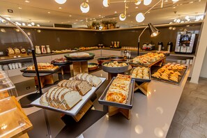 Tägliches kontinentales Frühstück (70 BRL pro Person)