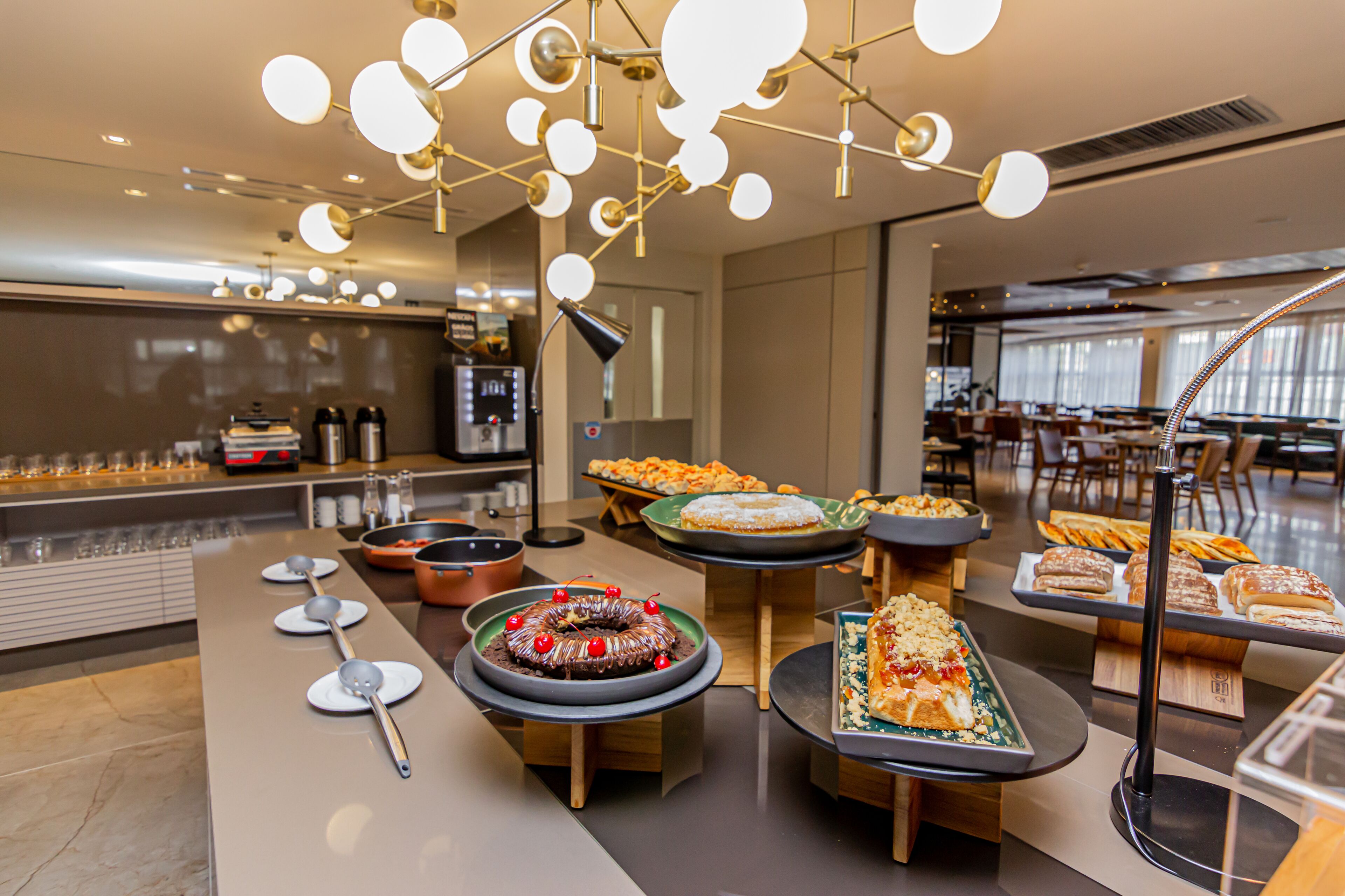 daily continental breakfast (brl 70 per person)