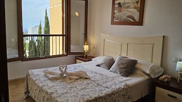 3 dormitorios, escritorio, tabla de planchar con plancha y wifi