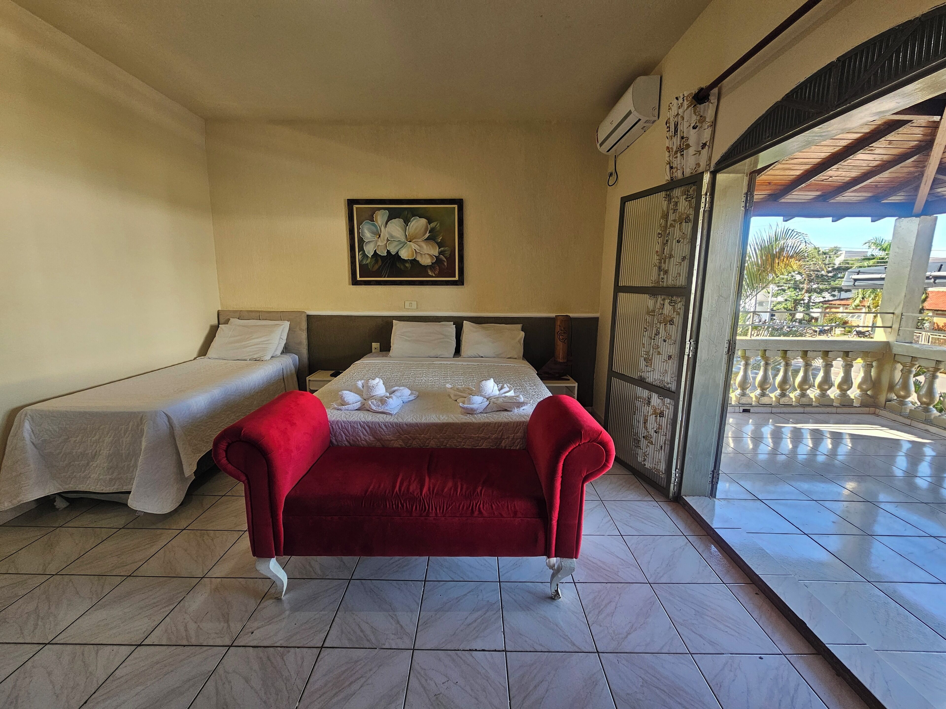 特级双人房, 多张床 | 办公桌、遮光窗帘、熨斗/熨板、免费 WiFi