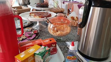 Sudah termasuk sarapan lengkap setiap hari