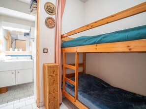 1 bedroom, internet