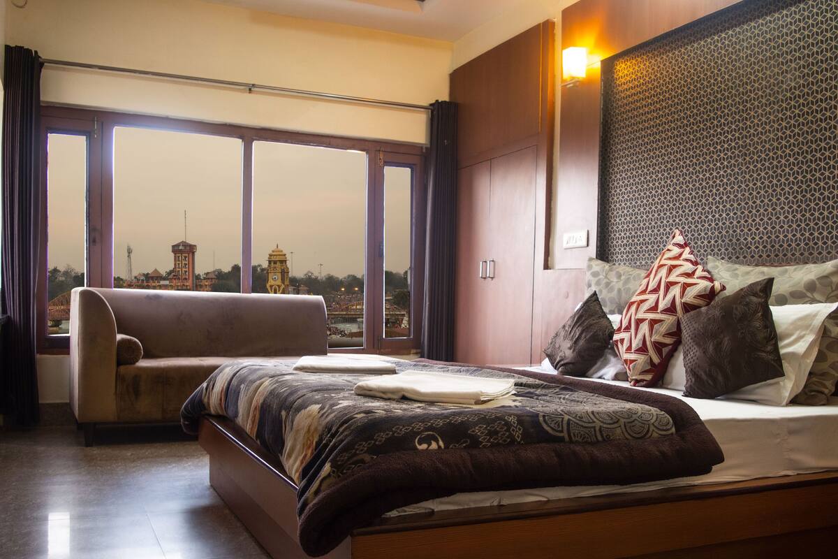 Superior deluxe room (02) | WiFi (free), bed sheets
