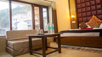 Deluxe Room (01) | Free WiFi, bed sheets