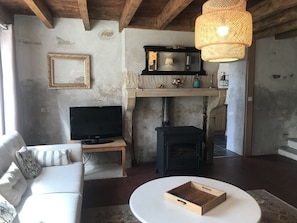 TV, fireplace, stereo, offices