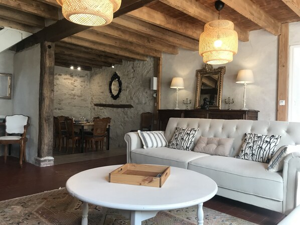 TV, fireplace, stereo, offices