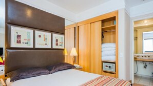 อพาร์ทเมนท์ (0 Bedroom) | เตารีด/โต๊ะรีดผ้า, ผ้าปูที่นอน